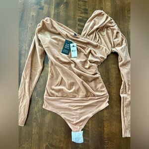 Express Contour Velvet Bodysuit, Butterscotch, Sz S